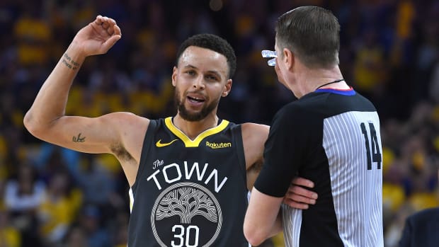 stephen_curry_warriors_foul_trouble_.jpg